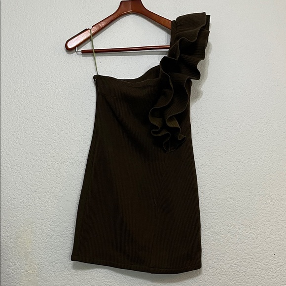 Ghospell One Shoulder Ruffle Ribbed Sweater Dress - Picture 11 of 17